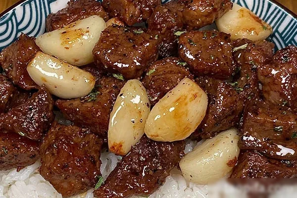 图片[1]-橙香黑椒牛肉粒视频教程-爆汁配方社