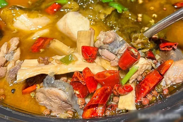 图片[1]-正宗四川酸菜鸡做法饭店商用技术配方和视频教程-爆汁配方社