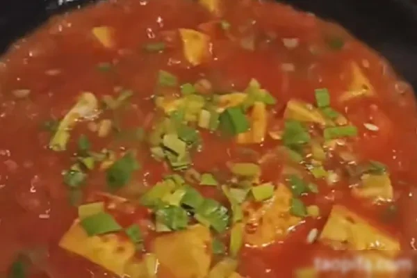 图片[1]-当红爆款砂锅菜（砂锅豌豆肥肠+野菌干锅鸡+砂锅豆腐）-爆汁配方社