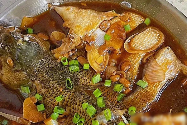 图片[1]-川菜泡菜酱香鲈鱼视频教程-爆汁配方社