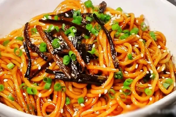 老上海葱油拌面视频教程-爆汁配方社